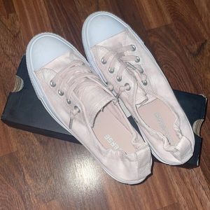Converse All Star pink sneakers